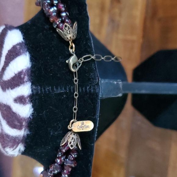 GB Collection amethyst necklace with Mother of Pearl pendant. - Picture 4 of 7